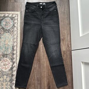 Old Navy Women's Black Skinny Jeans